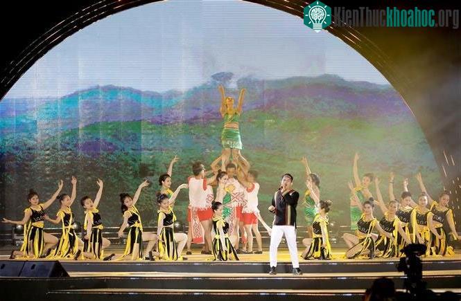 Chương trình văn nghệ mừng đón nhận danh hiệu Công viên địa chất toàn cầu