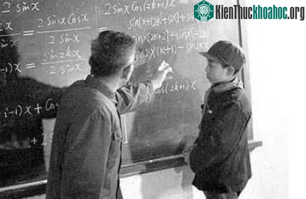 Tạ Ngạn Ba khi học đại học.