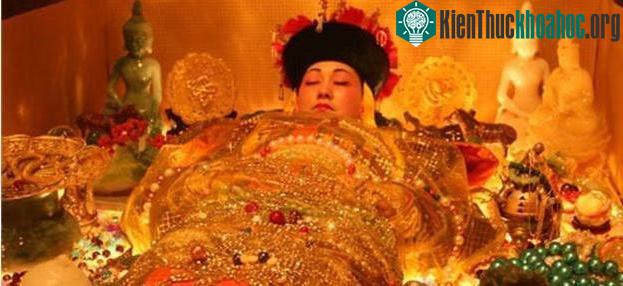 Tên trộm mộ khét tiếng: Cả gan bật nắp quan tài Từ Hi Thái hậu, càn quét lăng Càn Long ảnh 3
