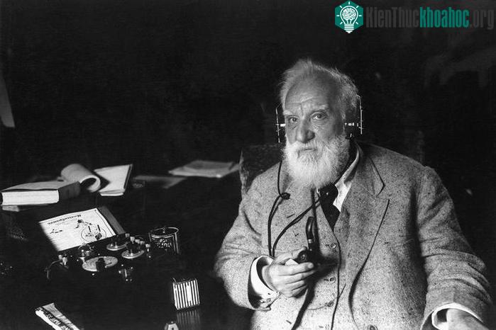 Alexander Graham Bell