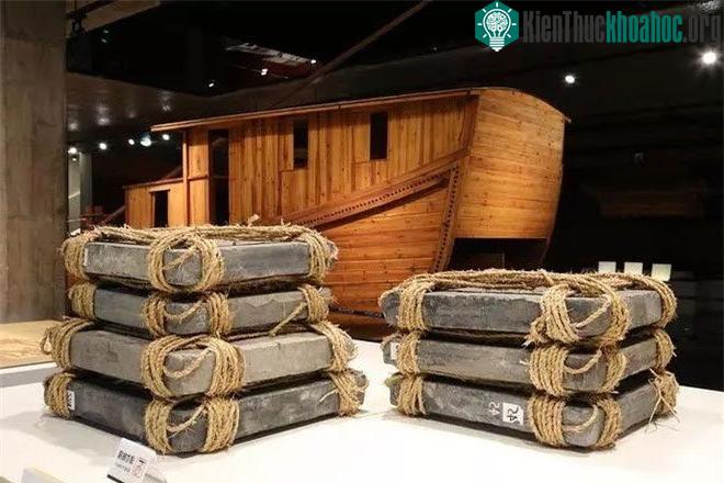 Một cặp "gạch vàng" trong Tử Cấm Thành từ thời Minh Thành Tổ có giá tới 800.000 NDT.