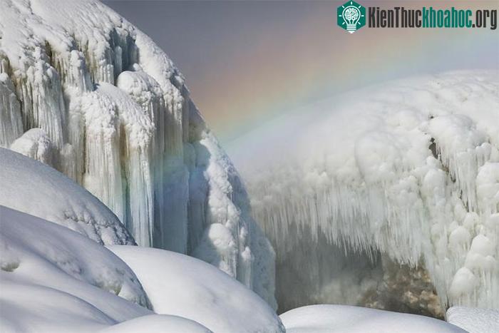 Niagara Falls luôn có nét quyến rũ riêng trong những ngày băng giá