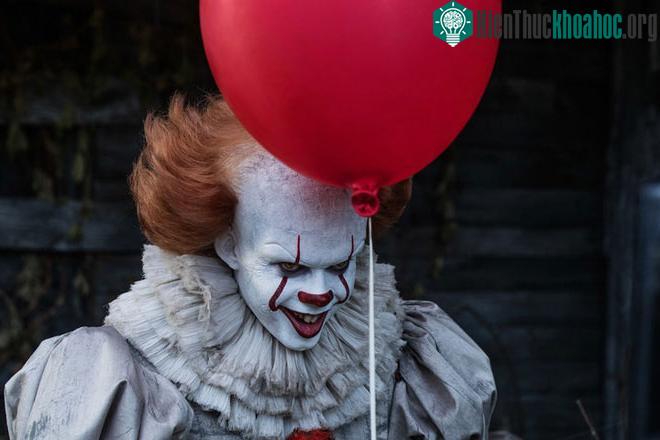 Nhân vật chú hề trong phim "IT" cười cả phim nhưng chưa bao giờ là người đáng tin cậy.