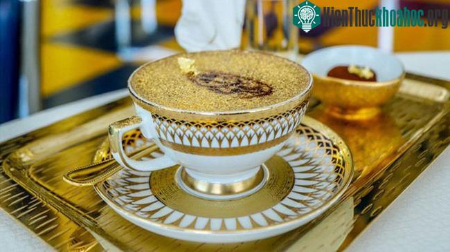 Đồ ăn làm bằng vàng
