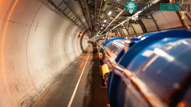 Máy va chạm Hadron Lớn (LHC)