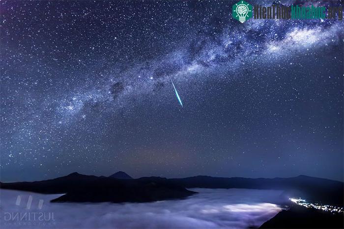 Mưa sao băng Eta Aquarids