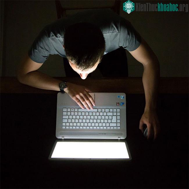 58% những người làm việc trên máy tính đều mắc hội chứng thị giác máy tính.