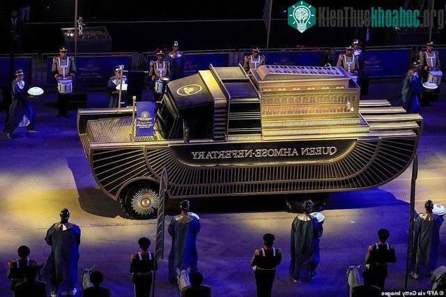 Xe chở xác ướp của Hoàng hậu Ahmose-Nefertari.&nbsp;