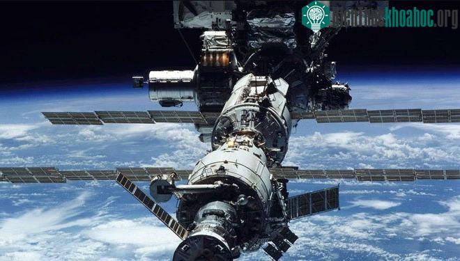 Một số công ty đã thông báo rằng họ sẽ thiết kế các trạm vũ trụ theo yêu cầu của NASA.