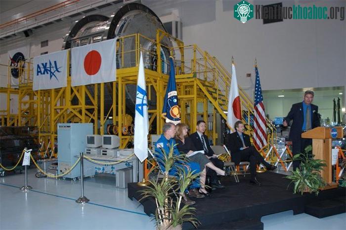 JAXA đang thực hiện các tham vọng chế tạo tàu tự hành khám phá Mặt trăng, sao Hoả