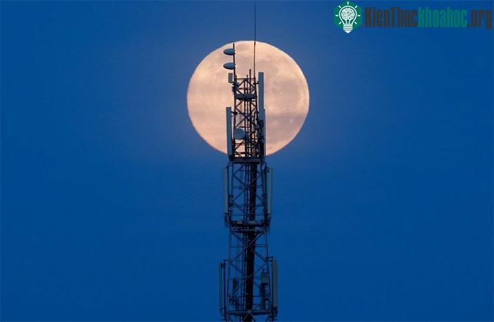 Siêu trăng giun đạt cực đỉnh lúc 1h48 ngày 29/3 (giờ Việt Nam).