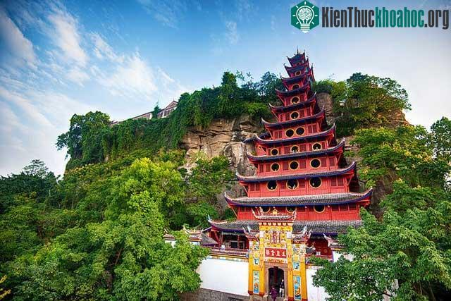 Cận cảnh vẻ đẹp của công trình trăm năm.