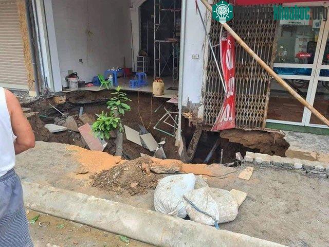 Được biết, "hố tử thần" trên xuất hiện sau khi 1 hộ gia đình gần đó tiến hành khoan giếng.