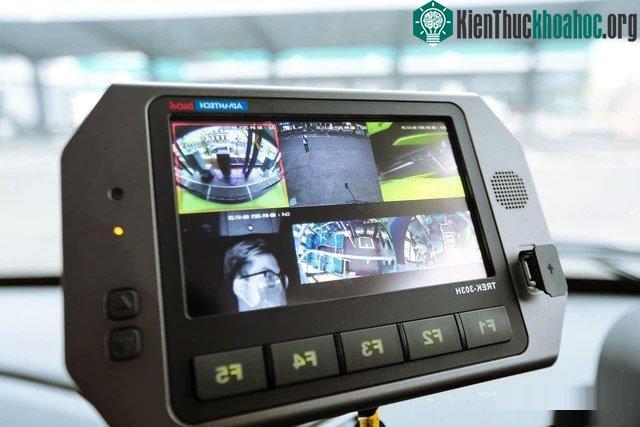 Review siêu chân thật tuyến xe buýt điện đầu tiên tại Hà Nội ảnh 6