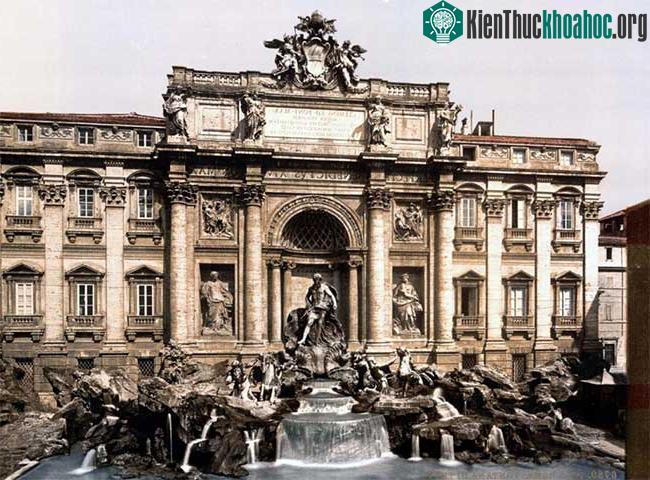 Đài phun nước Trevi xây dựng vào năm 1723