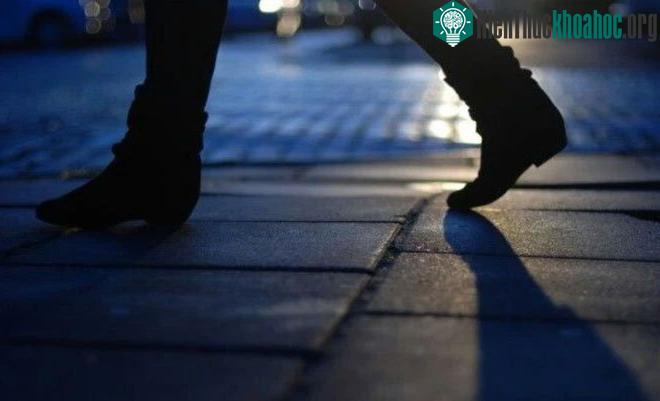 Dáng đi là phong cách có thể nhận dạng ở mỗi người.&nbsp;