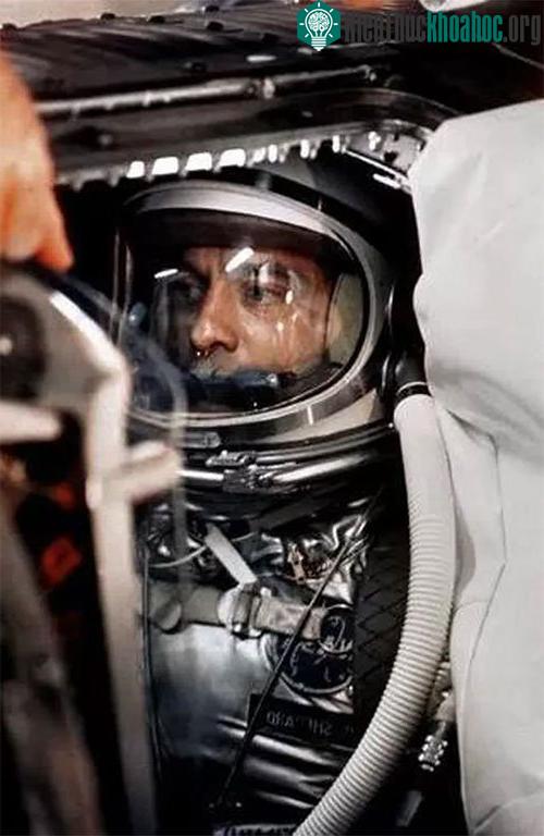Phi hành gia Al Shepard trong bộ đồ Freedom 7.