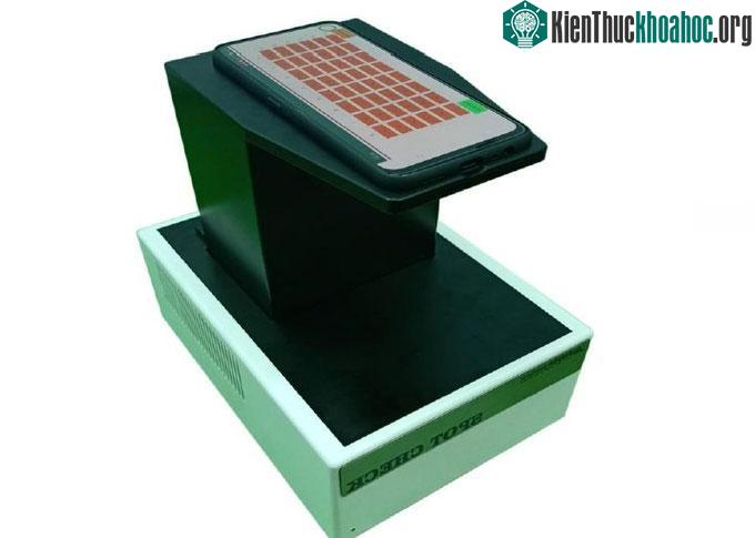 Thiết bị Spotcheck SC 48 do nhóm phát triển.