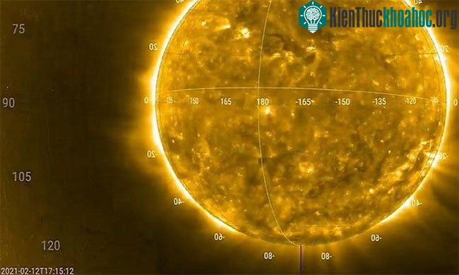 Vụ phun trào nhật hoa do thiết bị SoloHI trên tàu Solar Orbitor ghi hình.