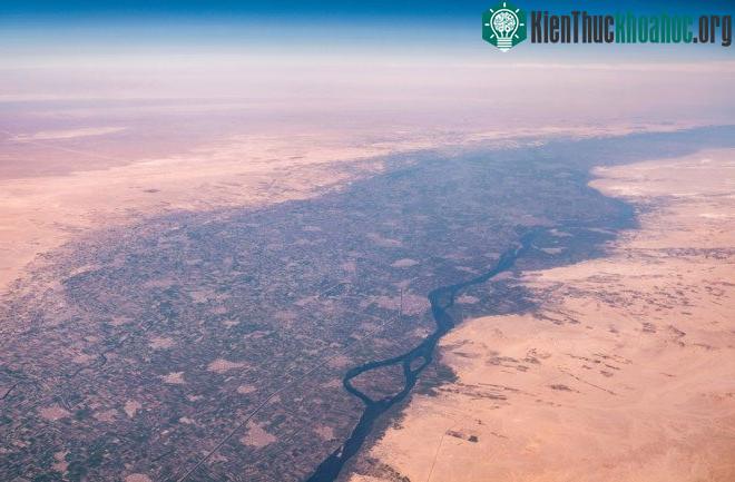 Đến nay, vẫn chưa ai biết khởi nguồn của sông Nile ở đâu.