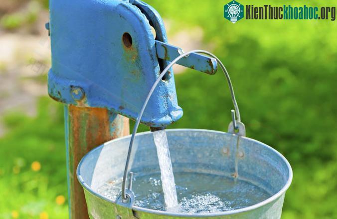 Nước giếng khoan có bản chất là nước ngầm.