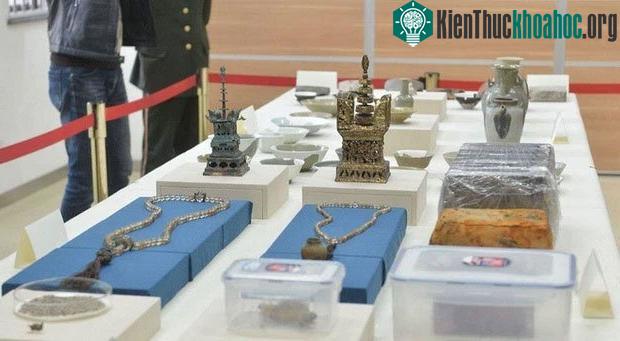 Những cổ vật được tìm thấy bên trong cung điện dưới lòng giếng cổ.