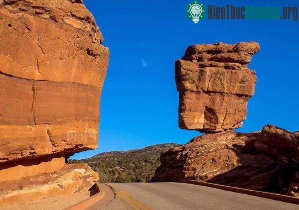 Đá thăng bằng, Colorado, Mỹ