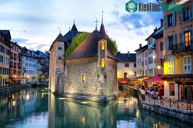 Thị trấn Annecy