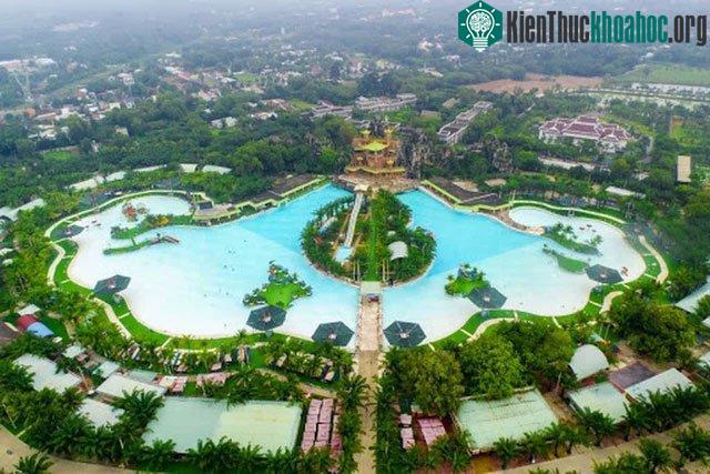 Biển nhân tạo ở khu du lịch Đại Nam