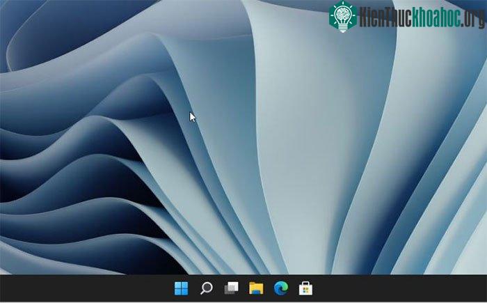Task Bar được mang ra giữa màn hình