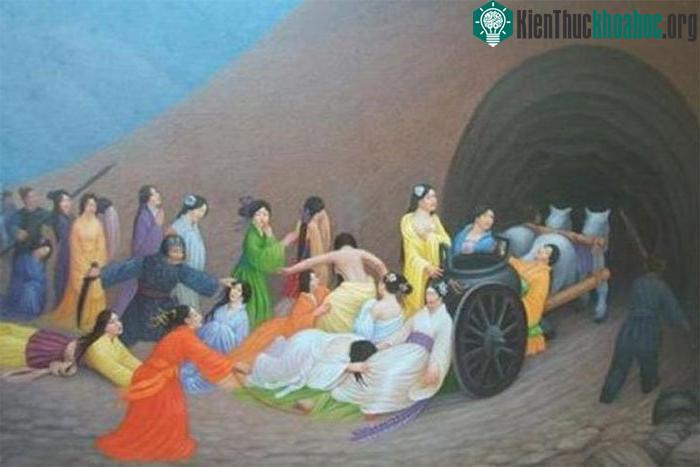 Các phi tần tuẫn táng theo vua