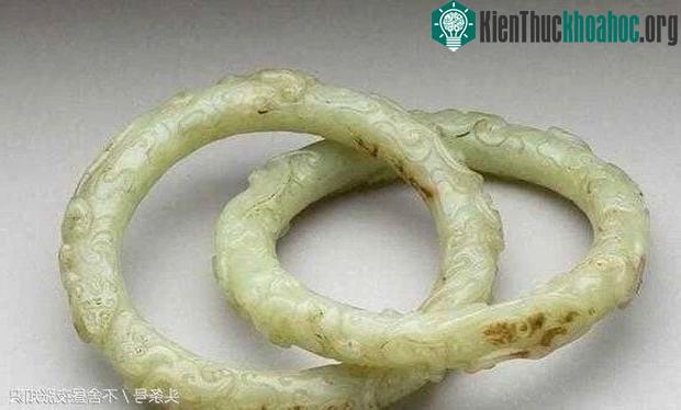 Mở ra ngôi mộ hoàng đế đã bị đánh cắp, bất ngờ phát hiện thứ ông vẫn nắm chặt trong tay ảnh 2