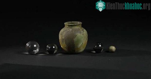 Kho báu giá trị nhất chính là những viên xá lợi Phật của chùa Long Bình.