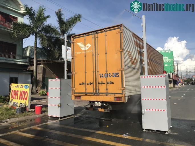 Phát minh máy phun khử khuẩn tự động phục vụ công tác phòng chống dịch Covid-19 ảnh 3