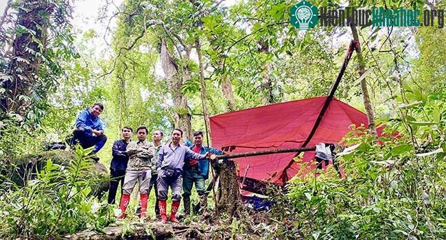 Các nhà khoa học và cán bộ Vườn Quốc gia Vũ Quang trong một đợt phối hợp nghiên cứu.