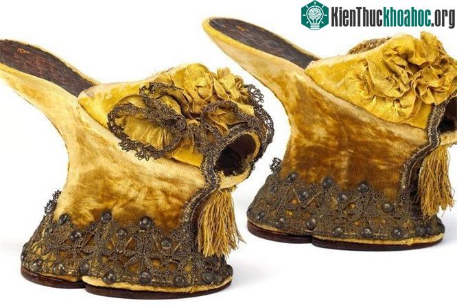 Giày Chopines