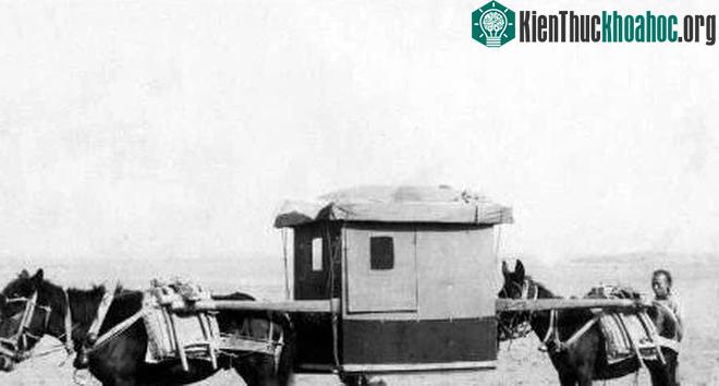 Ảnh cũ về nhà Thanh: Người dân coi máy bay là “con vật khổng lồ” ảnh 6