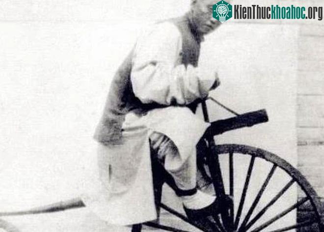 Ảnh cũ về nhà Thanh: Người dân coi máy bay là “con vật khổng lồ” ảnh 7