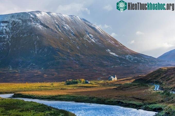 Khu bảo tồn Hoang dã Alladale rộng 23.000 mẫu, nằm trên cao nguyên Scotland.