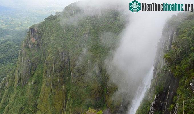 &nbsp;Dãy núi Eastern Highlands tại Zimbabwe.