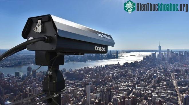 Cứ sau vài phút hệ thống Earthcam thường xuyên chụp ảnh và ảnh toàn cảnh của khu vực.