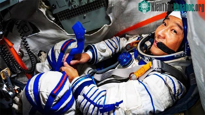 Doanh nhân này đã tự hào về những bức ảnh chụp từ Trung tâm Đào tạo Phi hành gia Yuri Gagarin