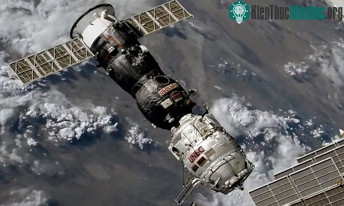 Module Pirs gắn với tàu Progress MS-16/77P tách khỏi trạm ISS, chuẩn bị hồi quyển hôm 26/7.