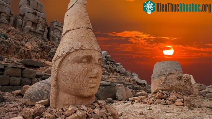 Khu khảo cổ núi Nemrut