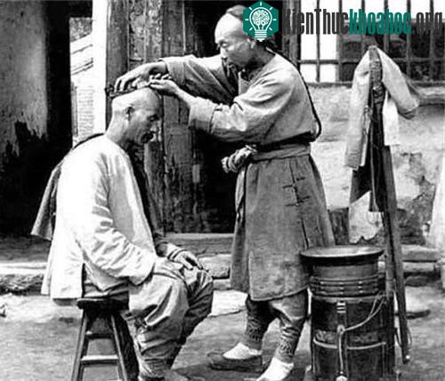 Thường dân thời xưa với mái bím tóc đặc trưng.