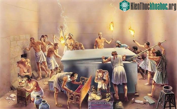 &nbsp;Bên trong nhiều mộ cổ còn có khí ammoniac, formaldehyde và H2S.