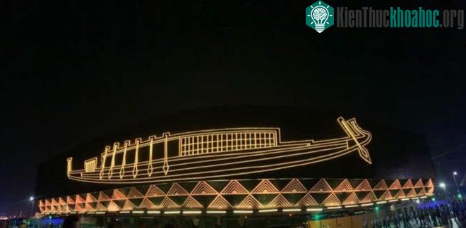 Các Pharaon coi những chiếc thuyền Mặt trời là những chiếc thuyền nghi lễ