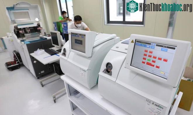 Cận cảnh trang thiết bị, máy móc hiện đại bên trong bệnh viện dã chiến điều trị Covid-19 lớn nhất Hà Nội ảnh 13