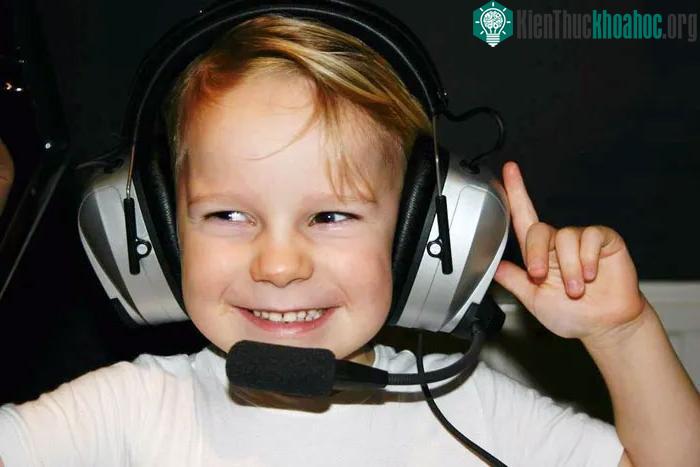 Chàng trai Hà Lan 18 tuổi được chọn là người trẻ nhất bay lên vũ trụ ảnh 2