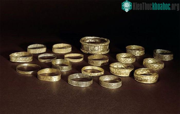 Kho báu được định giá rơi vào khoảng hơn 80 tỷ VND.